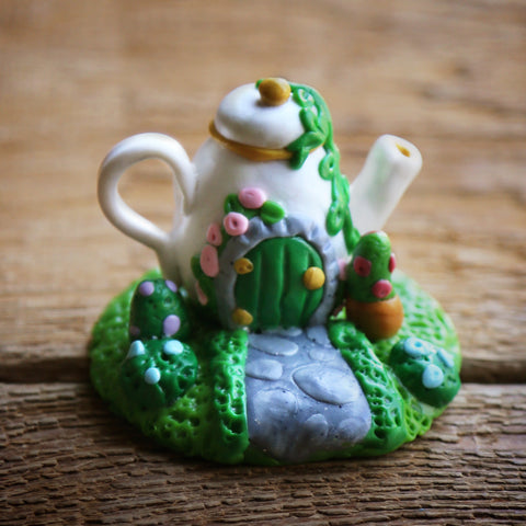 June | Whimsical Garden Teapot House Ditto